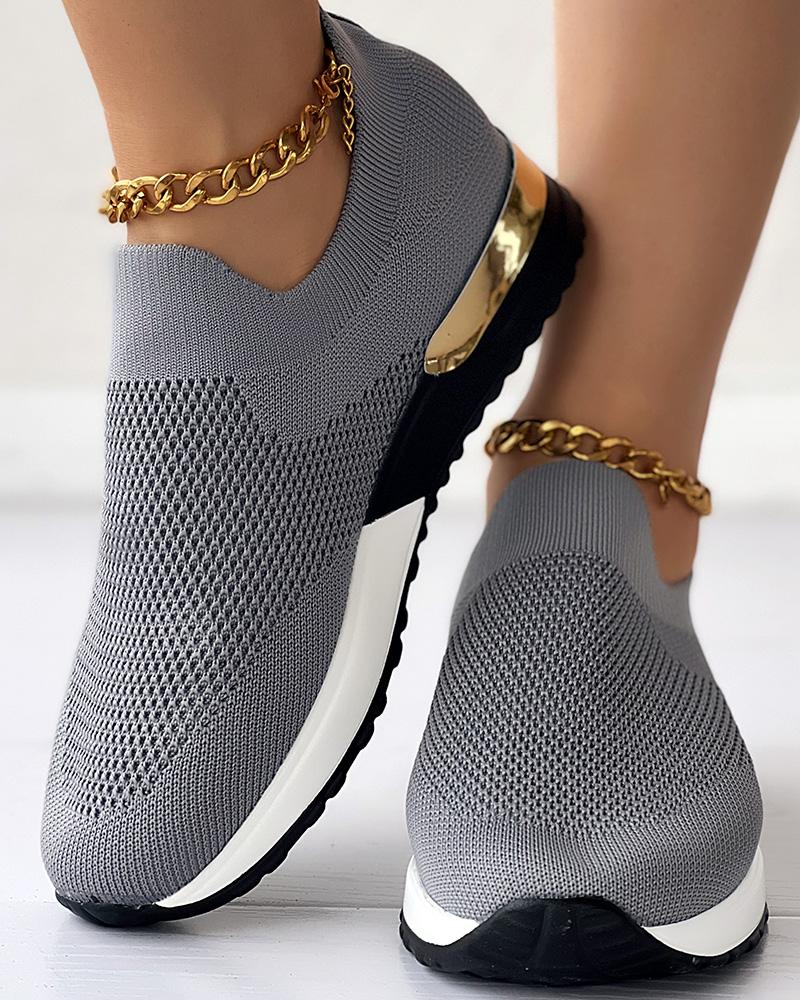 Sneakers met Gouden Accenten en Slip-On Design voor vrouwen
