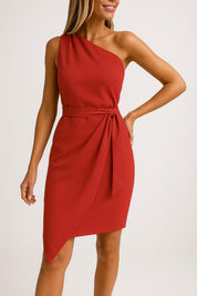 Zomerjurk met tailleband en one shoulder ontwerp voor vrouwen