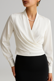 Elegante satijnen blouse met luxe uitstraling voor vrouwen