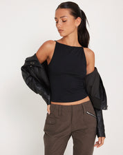 Zwarte haltertop met minimalistisch design voor vrouwen