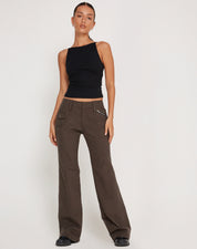 Zwarte haltertop met minimalistisch design voor vrouwen