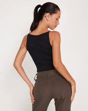 Zwarte haltertop met minimalistisch design voor vrouwen